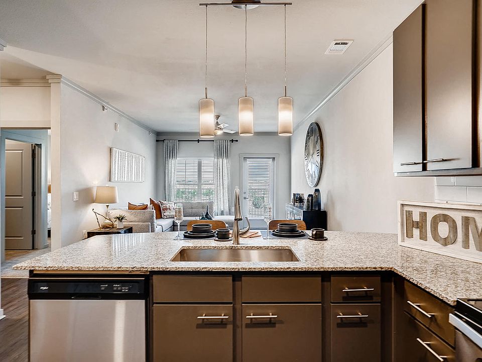 Caliber at Cornerstar | Aurora, CO Apartments