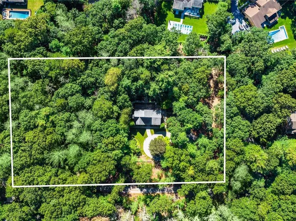 16 Bull Run, East Hampton, NY 11937