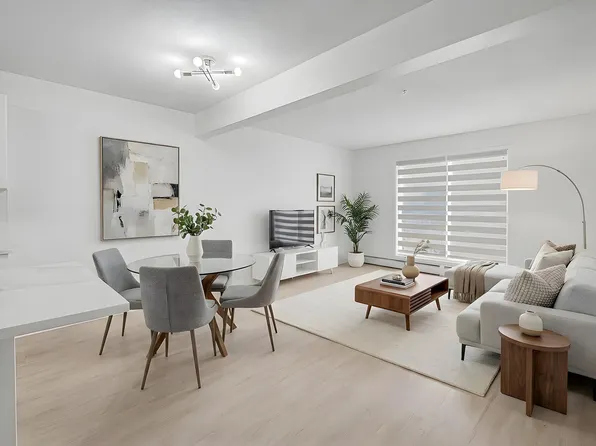 309 Clareview Station Dr NW #320, Edmonton, AB T5Y 0C5