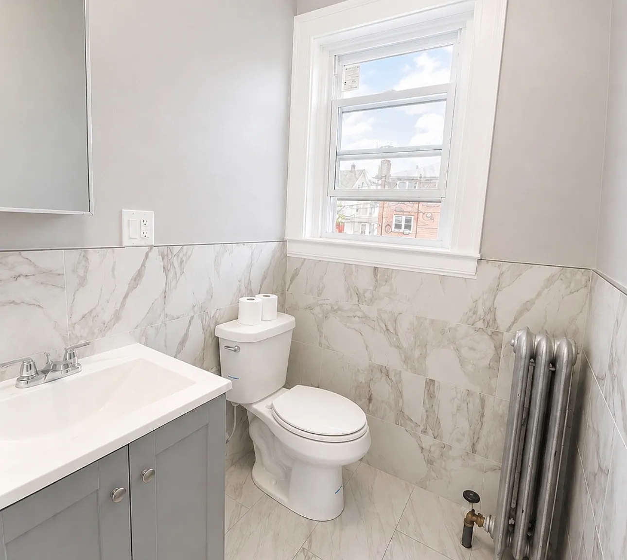4 bed, 1.5 bath, 1000 sqft, $2,700 — Photo 2