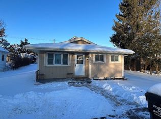 4902 Parkview Dr, Mccullom Lake, IL 60050