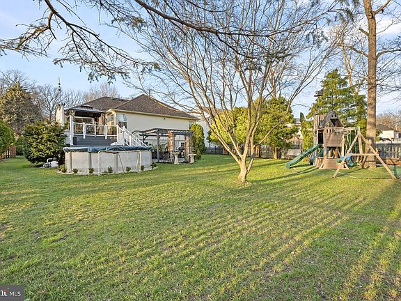 3rd image of 11 Frederick St