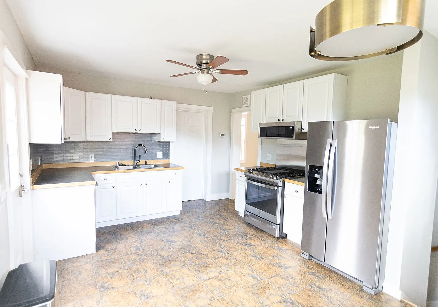 Charming 4-Bedroom Home in the Heart of Bozeman Walk to Downtown & MSU! — Photo 4