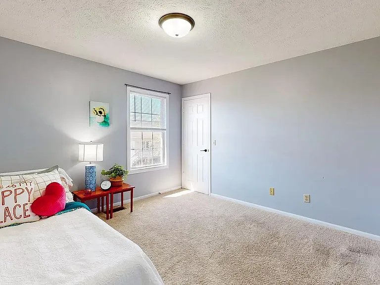 2610 Carrington Ln — Photo 9
