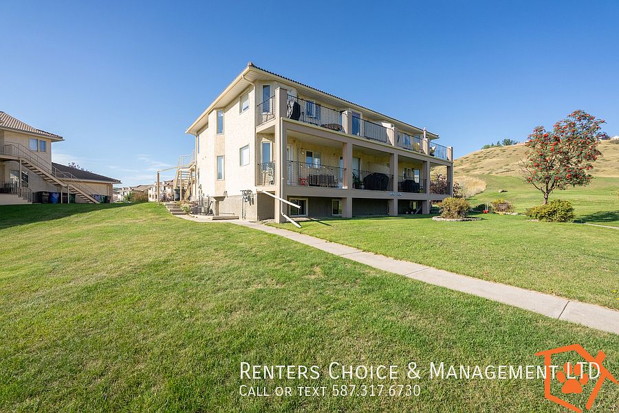1st image of 34B Canyon Ct W