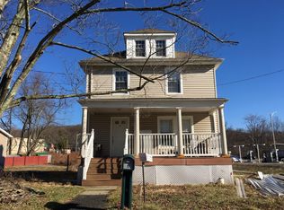 4 Circle Dr, Ledgewood, NJ 07852