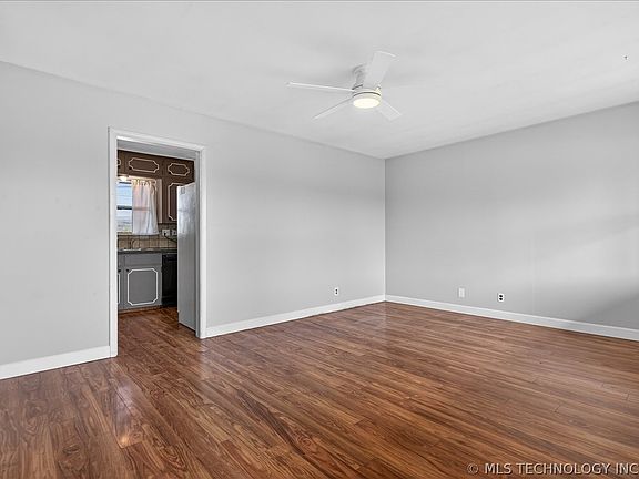 5th image of 429 NE Elmhurst Ave