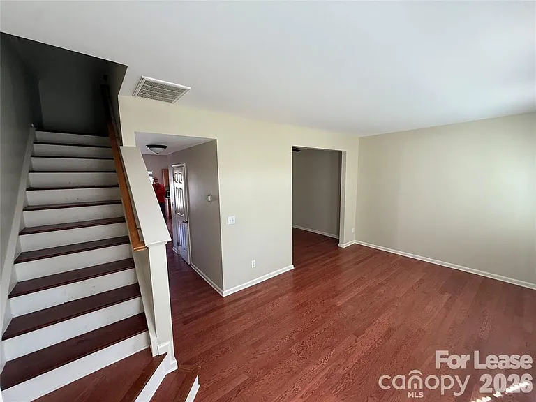 13820 Hill St — Photo 5
