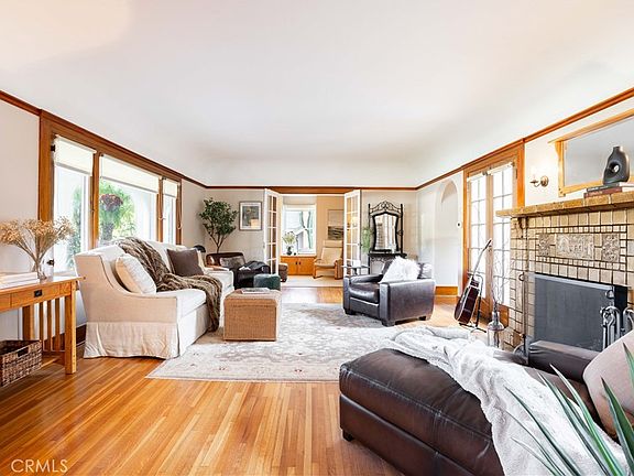 4th image of 209 N Sunset Pl