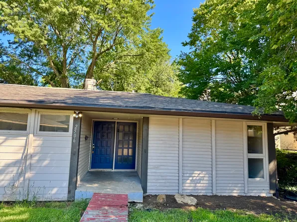 2506 University Dr, Lawrence, KS 66049