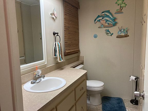 5th image of 92 N Harbor Dr