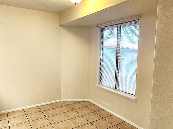 5th image of 5704 93rd St