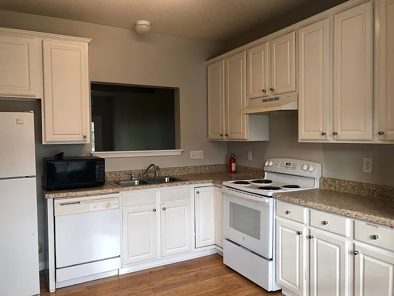218 Heritage Creek Way — Photo 3