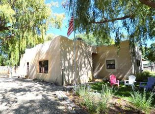 109 Garcia Ln, Taos, NM 87571