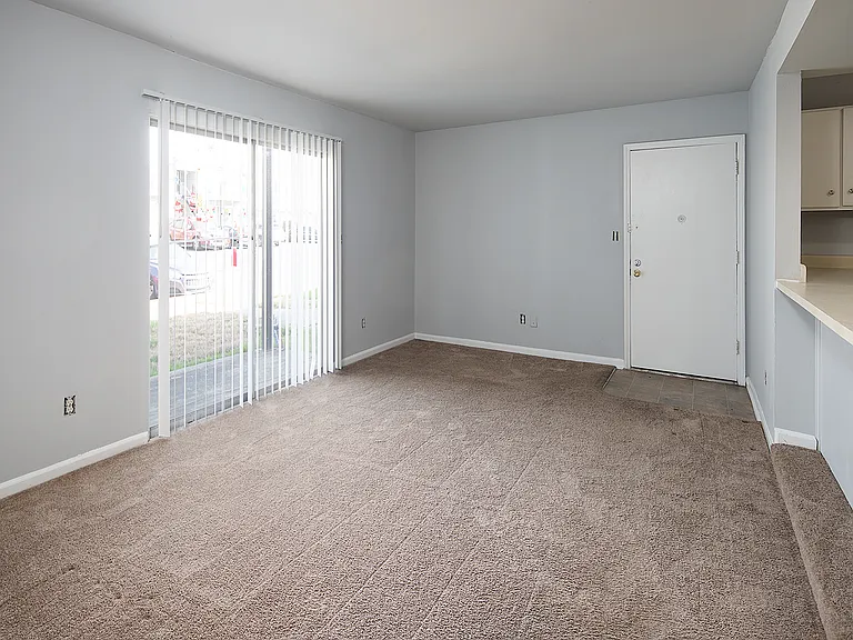 855 Farmhurst Dr #E — Photo 43