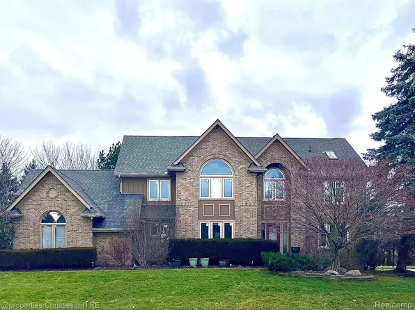 4038 Drexel Dr, Troy, MI 48098