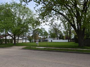 1314 Monroe St, Oshkosh, WI 54901