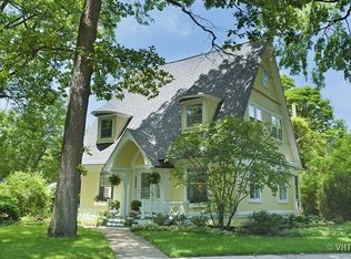 2454 Pioneer Rd, Evanston, IL 60201