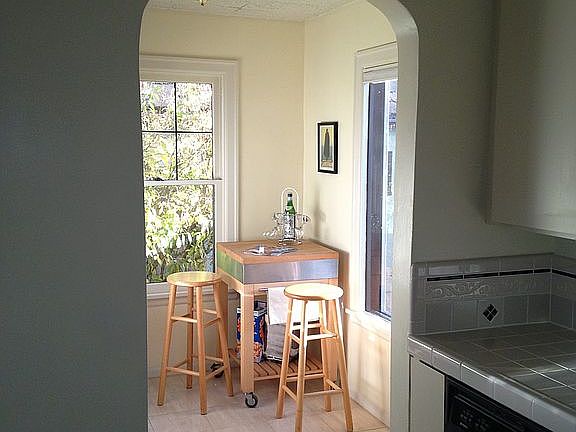 breakfast nook off kitchen
