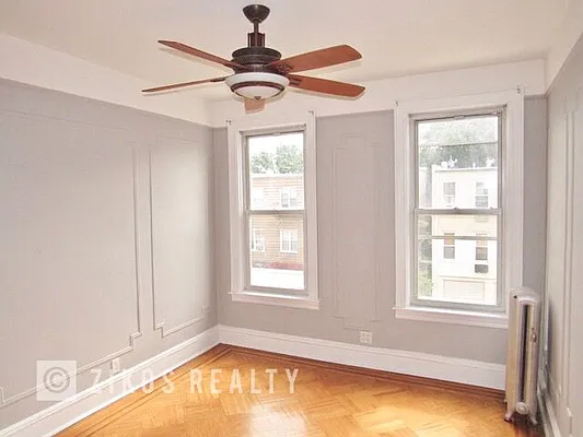 Rented by Zikos Realty Services | media 17