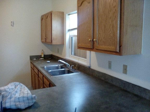 3rd image of 3955 E 121st St