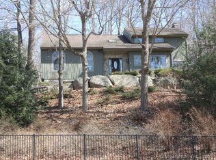 21 Amanda Dr, Manchester, CT 06040