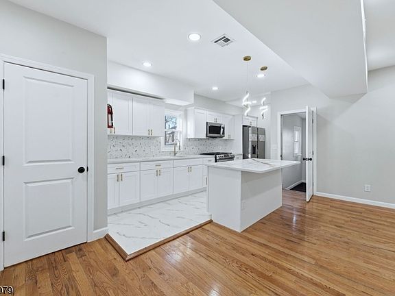 5th image of 14 Ruth St