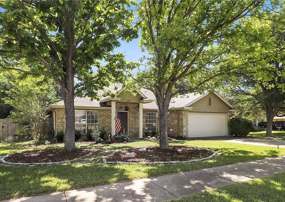 1st image of 305 Cottonwood Ln