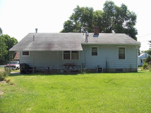2nd image of 3425 Susannah Ave