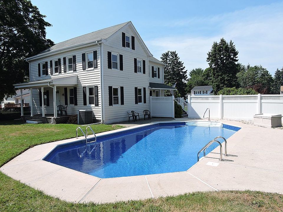 updated pool w/ new liner
