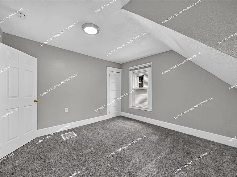 2322 Fordham St — Photo 16