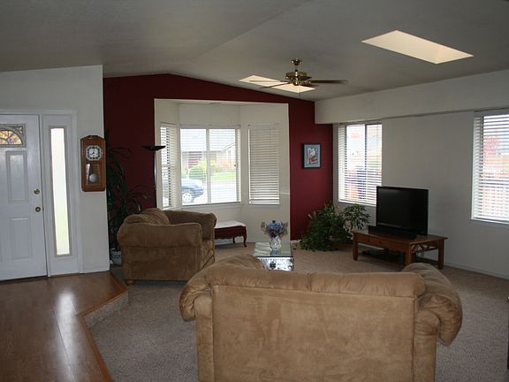 3rd image of 682 Ann Way