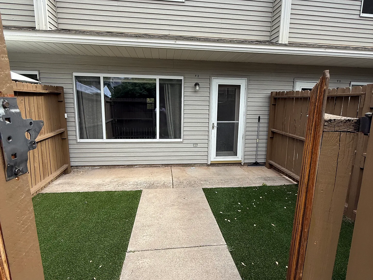 2 bed, 2.5 bath, 1072 sqft, $3,750 — Photo 1
