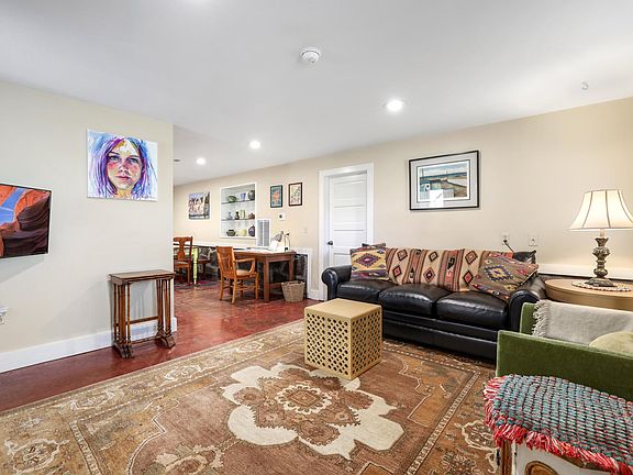 5th image of 20 S Hill Ave #2