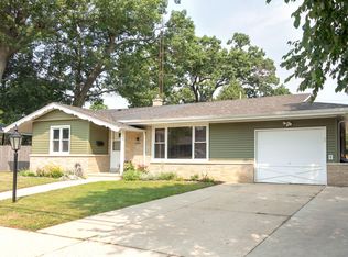 1512 80th St, Kenosha, WI 53143