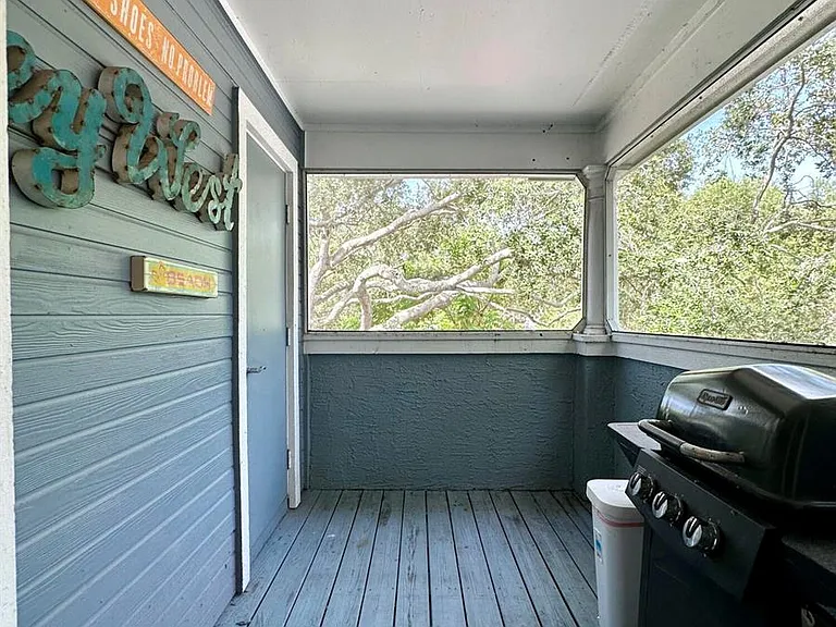 1050 Crystal Way #H — Photo 13