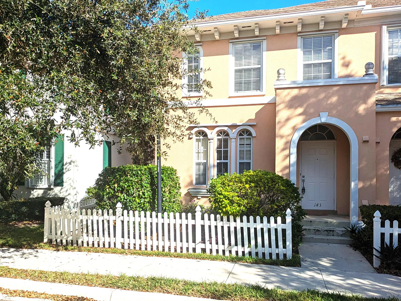 3 bed, 2.5 bath, 1785 sqft, $3,650 — Photo 1