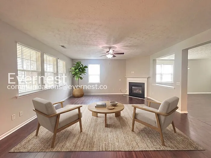 3 bed, 2.5 bath, 2955 sqft, $2,995 — Photo 4