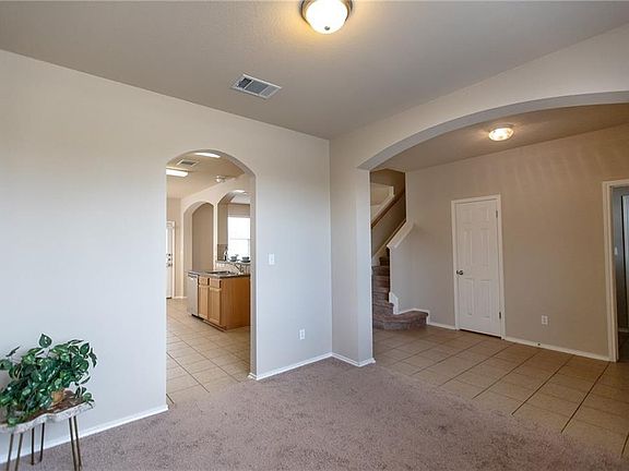 5th image of 503 Chaparral Dr