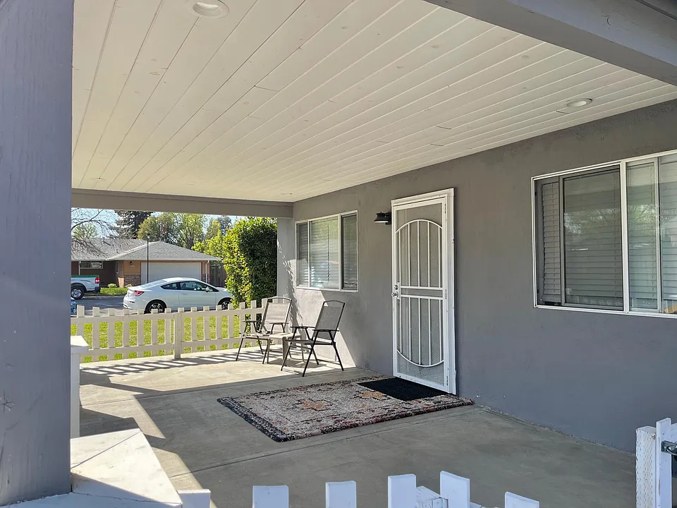 Porch with lighting