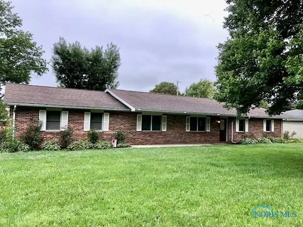 1091 Columbus Ave, Fostoria, OH 44830