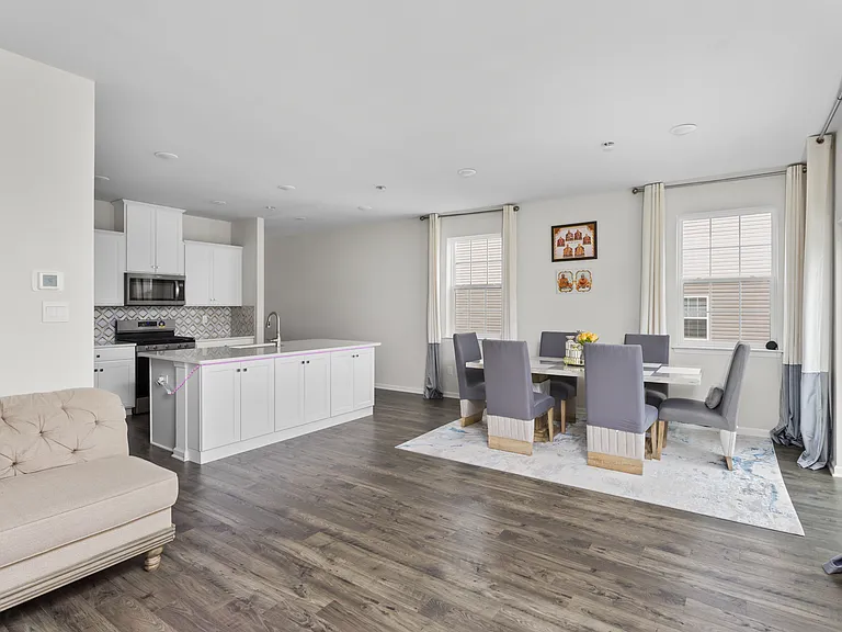 34 Marion Ave — Photo 13