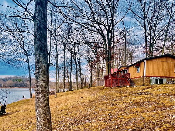 5th image of 208 Bayview Dr