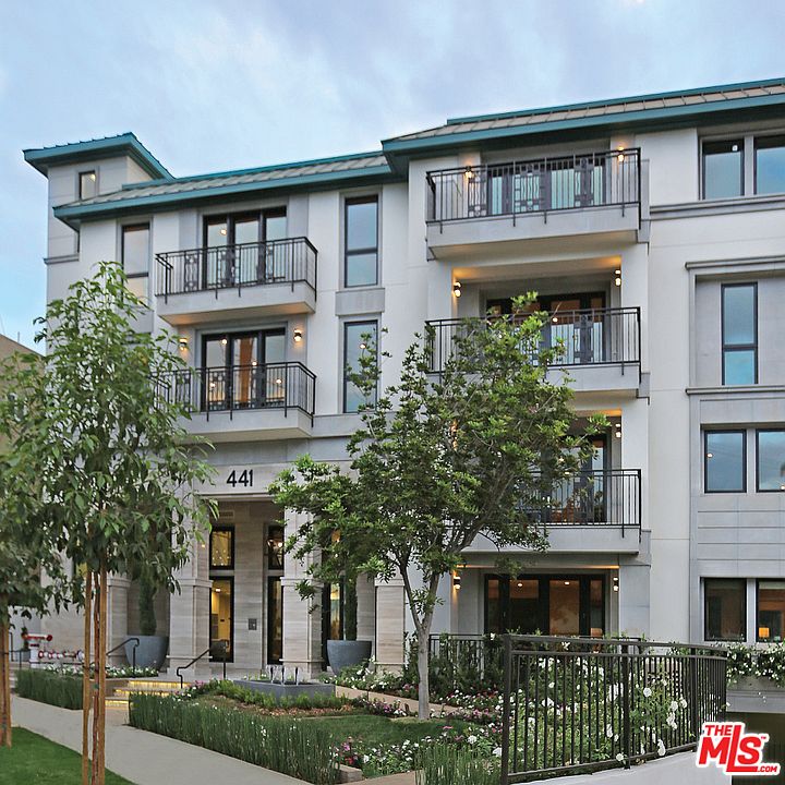 1st image of 441 S Barrington Ave Unit 302