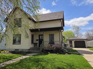 206 S Montgomery St, Watertown, WI 53094