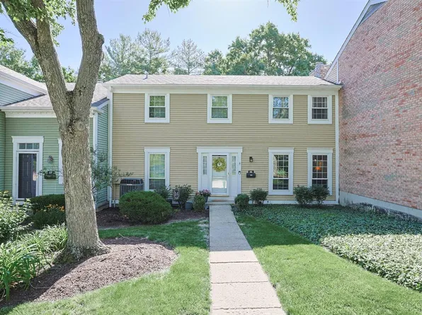 16 N Applewood Ct, Fairfield, OH 45014