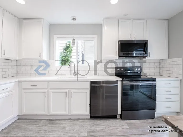 34030 SE Carmichael St — Photo 5