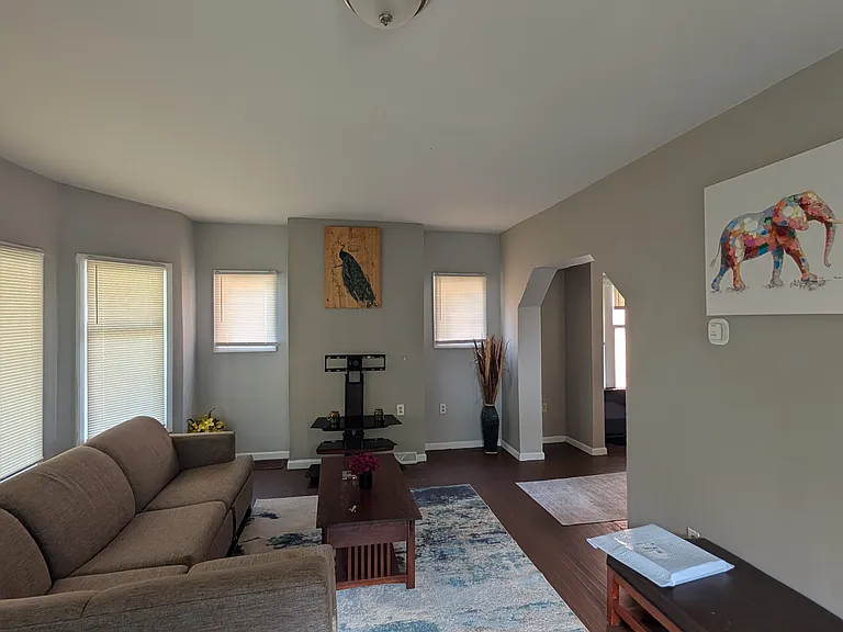 10932 Grantwood Ave — Photo 1