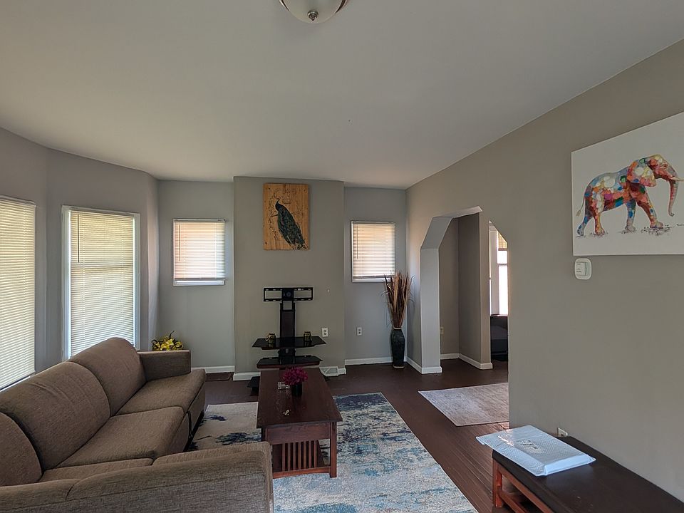 1st image of 10932 Grantwood Ave