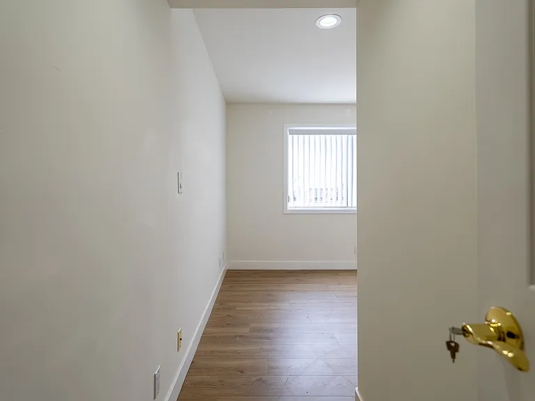 1758 N Alexandria Ave #1758.5 — Photo 34